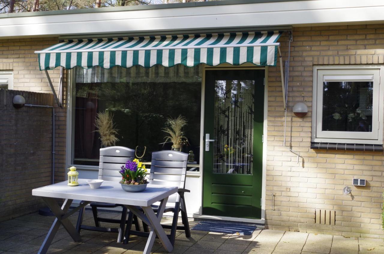 Geschakelde Bungalow Op De Veluwe "De Eekhoorn" อ็อตเตอร์โล ภายนอก รูปภาพ