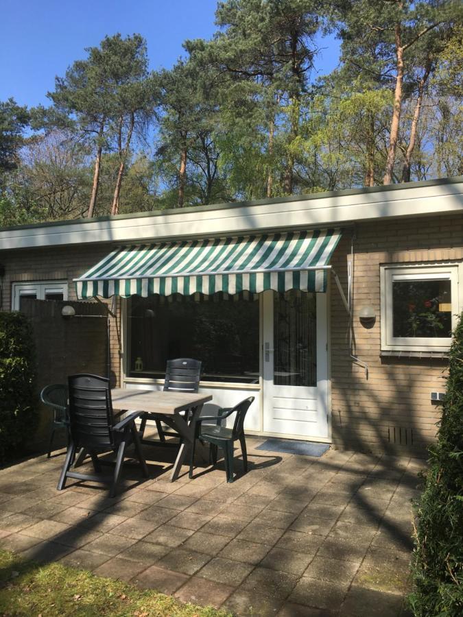 Geschakelde Bungalow Op De Veluwe "De Eekhoorn" อ็อตเตอร์โล ภายนอก รูปภาพ