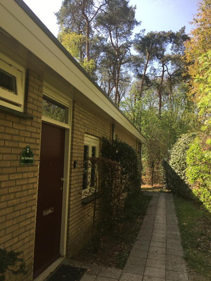 Geschakelde Bungalow Op De Veluwe "De Eekhoorn" อ็อตเตอร์โล ภายนอก รูปภาพ